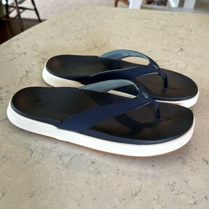 Olukai  flipflops